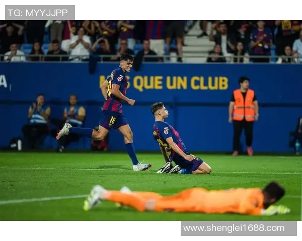 塞维利亚逆转巴伦西亚，继续领跑西甲积分榜：激情与信念的完美融合