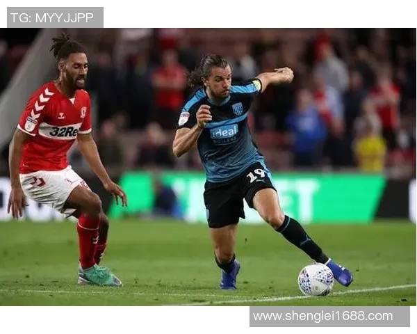 英女王巡游与西布朗对决的精彩瞬间与战术分析 英女王巡游与西布朗对决的精彩瞬间与战术分析