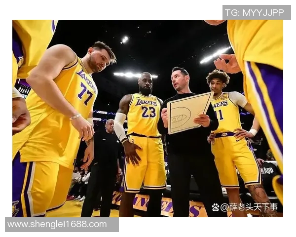 湖人对决骑士精彩回顾26日比赛亮点与球员表现分析 湖人对决骑士精彩回顾26日比赛亮点与球员表现分析