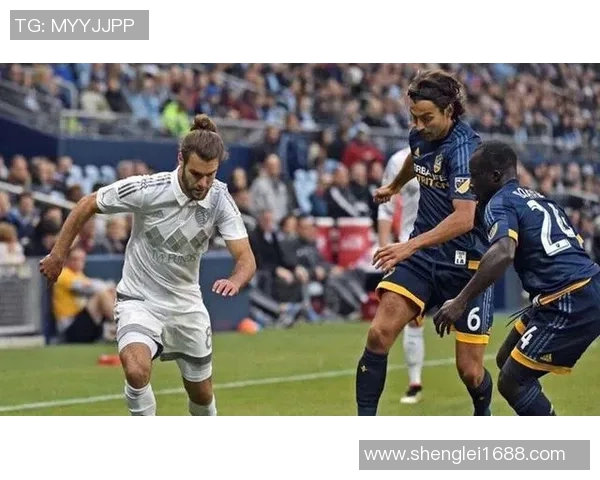 肯萨斯竞技与费城联合的激烈对决展现足球魅力与团队精神 肯萨斯竞技与费城联合的激烈对决展现足球魅力与团队精神