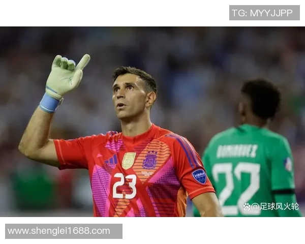 马丁内斯:从足球场上的明星到生活中的传奇人物之路探索 马丁内斯:从足球场上的明星到生活中的传奇人物之路探索