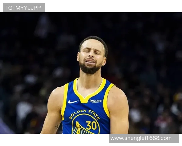 库里在对阵快船时三分球表现分析与比赛影响探讨 库里在对阵快船时三分球表现分析与比赛影响探讨